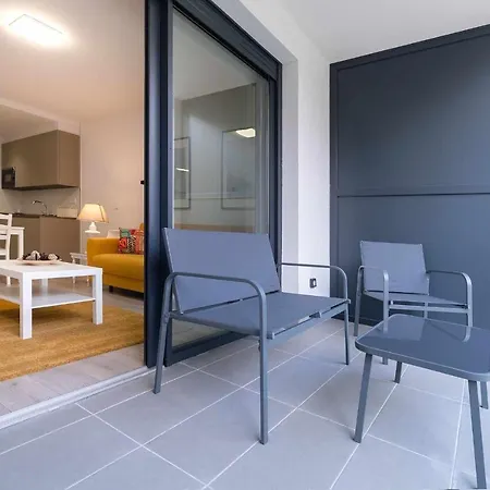 Aernus Marina - Piscina, Parking Y Terraza 利亚内斯