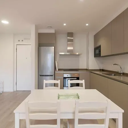 Aernus Marina - Piscina, Parking Y Terraza 라네스